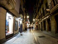 【美食の街：サンセバスチャンの旧市街地を歩き回る】

さ～てぇ～と、ピンチョス屋が山ほどある、旧市街地に突入です～