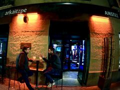 【美食の街：サンセバスチャンの旧市街地を歩き回る】

ここは（arkaitzpe）、週末の夜は、クラブになるそーです