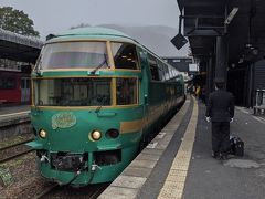 前回の“SUGOCAで乗るゆふいんの森①”の続きです。
由布院駅のホームで待機すること約1時間、12：34にゆふいんの森3号別府行きが入線してきました。
ゆふいんの森3号の車両はキハ71系で、キハ72系が新製車両であるのに対して、キハ71系は急行型のキハ58・65の改造車両で、ゆふいんの森Ⅰ世です。

他にはゆふいんの森4号もキハ71系が充当されていて、キハ71系は博多～由布院～別府を1日1往復走行しています。

今回は由布院～大分まで乗車します。