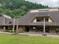 「道の駅 フォーレなかかわね茶茗館」へ。

音戯の郷もそうだけど、元々あった施設にただ道の駅という名前をつけているだけで、道の駅感はないですね(^^;