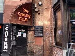 こちらは1984年に再建された方のキャヴァーンクラブ。

昼間だからか、それほど人はいませんでした。

ペニー・レーンも行ってみたかったのですが時間の関係で諦めました。
