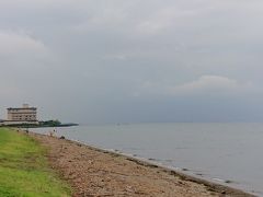出発は琵琶湖から
人生初の琵琶湖
ここ松原水泳場には夏休みの子供が朝から泳ぎに来ています