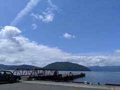 始めての十和田湖、コロナ自粛の影響なのか、殆ど観光客はいません。閑散として、さみしい感じでした。