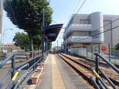 約20分で東岩瀬駅に着きました。
終点の岩瀬駅で下りて観光も可能ですが、一筆書きに動くにはこちらの駅で下りた方が便利です。
