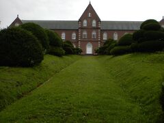 明治29年(1896年)、フランスからの修道士が設立した
カトリック教会に属しており、日本国内に7つの修道院があります。
（そのうち５つは女子トラピスチヌ修道院です）
