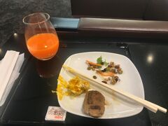 　空港では出発する前にラウンジに行き、
軽く飲食した後、今回のANA旅作資料など印刷させてもらいました。