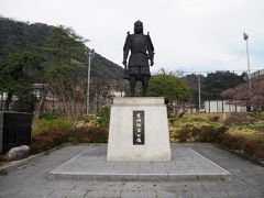 吉川経家公銅像