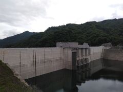 作る作らないで以前世間を賑わせた八ッ場ダムです。
この写真は先週撮影した物です。
実は先週も日帰りで草津温泉に行ってきたので～