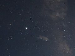 ●2020/7/29(水) 早朝

3時にふと目を覚ますと晴れているようなので、星空を見に屋上へ上がります。