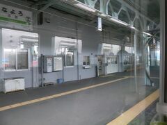 名寄駅までやってきました。
和寒から士別を経て名寄までの間は、高速化されているので、なかなかのスピードで走っています。