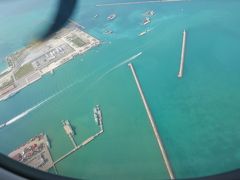 石垣港の真上
離島桟橋を行き来する船が見える