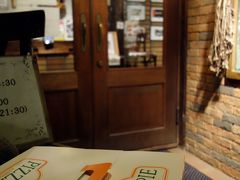 ２０：００　夕食は新潟市豊栄 「ノラ・クチーナ」

安くておいしいカジュアルなイタリアン
せっかくなら店内で食べたいけど
今日は電話注文してテイクアウトにしました

この日お客さんは１／３くらい
お盆なのにすいててビックリ
https://www.noracucina.com/


東北くるま泊① 新潟のイタリアンと石油臭い温泉
https://4travel.jp/travelogue/11391456

