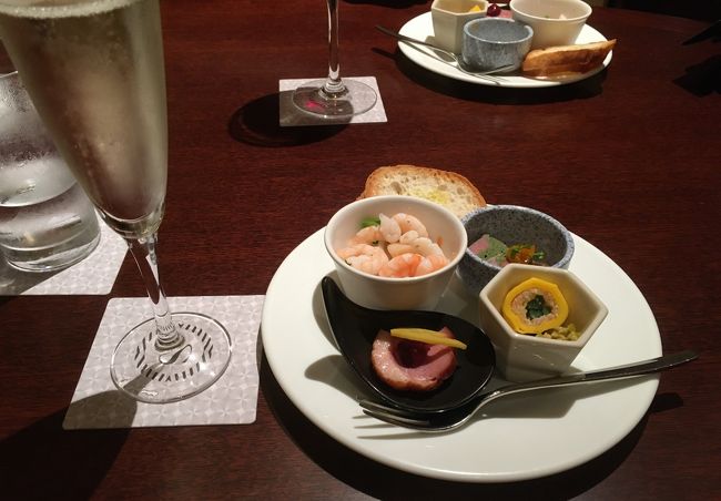 クラブラウンジの営業休止中です。<br />2F　バーeu（ゆう）でカクテルタイム