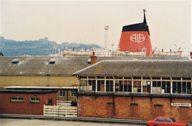 ドーヴァーから出発するフェリー。カレーやオステンド行など。