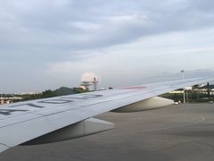 18:40発 JAL918便で羽田空港へ帰ります。

最終日は台風に追い出されてしまったけど、久し振りに綺麗な海を楽しみました。

コロナウィルスもこの台風で吹き飛ばされて、早く収束して欲しい！
秋はキャンプかハイキング、冬にはスキーに行きたい。

今回はGo To トラベルの恩恵受けてないから、次回の旅行では受けないと！
税金いっぱい払ってるからね～。(笑)

次はパンダ？の予定です。
またね～。(^_^)/~~