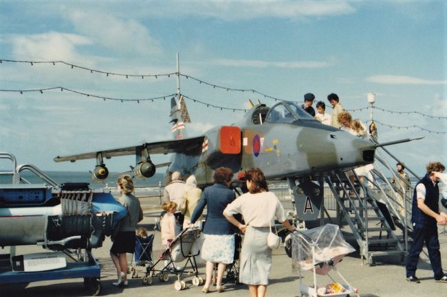 ブラックプール<br /><br />海岸沿いに並べてあった<br /><br />ジャガー