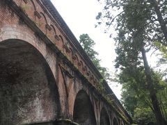 1時間ほど車を走らせて南禅寺に到着。

チェクインの時間まで1時間弱あったので、荷物を預かってもらい早速散策開始！