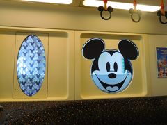 最近のリゾラの窓はこのミッキーが標準仕様なんですね。