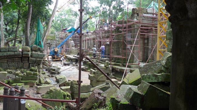 ２１＜修復中＞<br />これは、東塔門付近の修復現場。<br />完全修復まで、一体何年かかるのだろう。