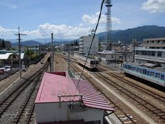 乗り込んだ列車は、飯田線を6時間20分ほど掛けて走り切る。
途中、飯田駅で16分停車するので、駅構内を散策。
伊那の中心だけあり、駅も広かった。