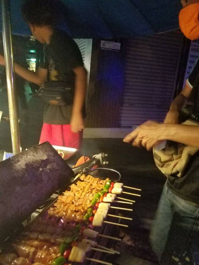 本気の<br /><br />パッポン  兄貴が<br /><br />10  バーツ  ( 33 円 )   の<br /><br />勝負に　　出る