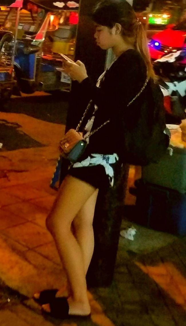 ほら、<br /><br /><br />この 娘 も<br /><br />レディ　ボーイ　　だし