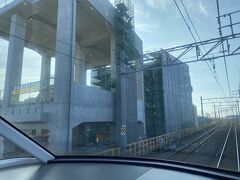 知立駅は巨大立体交差の駅を建設中。