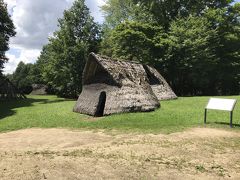 尖石史跡公園。
与助尾根遺跡、復元住居。