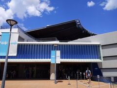 まずは「以前から気になっていたけど行く機会のなかったスポットその１」（長い）京都水族館へ。7月に「クラゲワンダー」という新しい展示がオープンしたので、それも見たかった。

