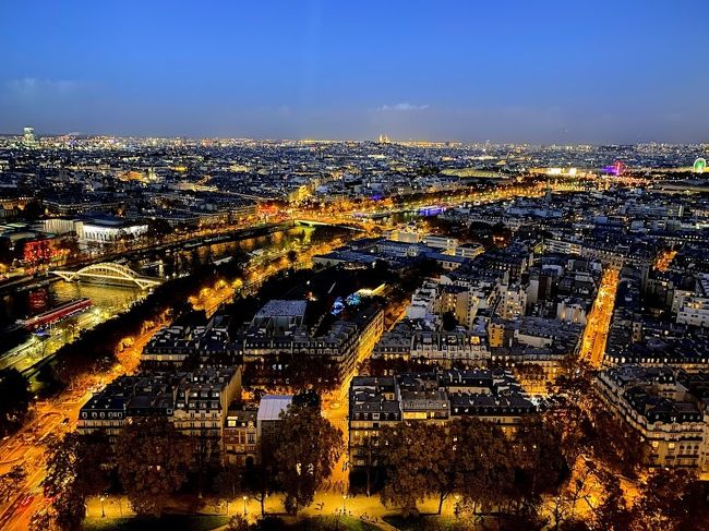 エッフェル塔から眺めるパリ』パリ(フランス)の旅行記・ブログ by