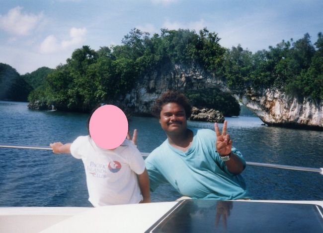 後ろはナチュラルアーチ。