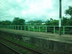 一度は降りてみたい東白石。
白石川に面した無人駅。