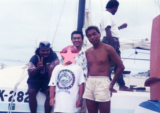 ヨットから下船するときは一寸ブルーになります。