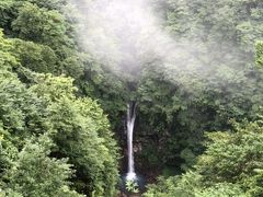 駒止の滝へ。今は上から見られるようになったそうです