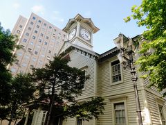 ホテルは札幌駅前って言うより時計台前って言う方が
いいんじゃないの？っていうぐらい時計台には近かった。