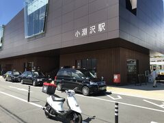 JR小淵沢駅。私の中では小海線の始発駅のイメージが強いのですが皆さんはどうでしょう？
すっかりキレイな駅舎になっていたのでビックリ。