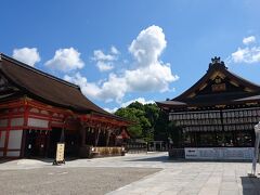 八坂神社の境内には、人が一人もいませんでした。
こんなに人がいない京都の光景を初めて見ました。

