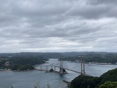 呼子大橋を渡って加部島へ。
風の見える丘公園からパチリ。
せっかく呼子まで来たらイカかな？と思いましたが、こちらも台風の影響？コロナの影響？・・・(略

ここまで見終わって、やっと予報通りの雨が降り出す。