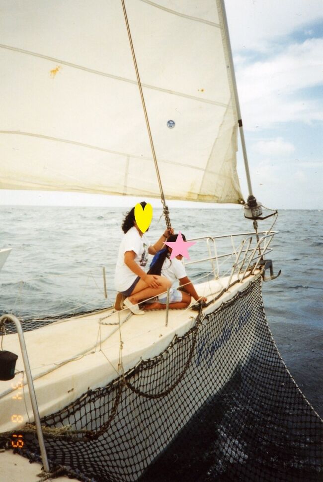 2日目は海に出ます。今回もヨットでロックアイランドへ。<br />舳先は気持ちがいい。