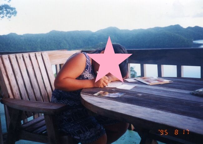 ホテルに帰って宿題？