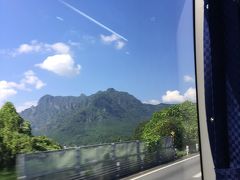 車窓左手に、ゴツゴツした山「妙義山」が見えると、
間も無くきつい山越えの始まり。
