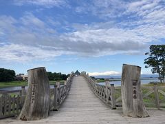 鶴の舞橋に移動。
移動中、窓の外はひたすらりんごの木だらけで、青森のりんごの木の多さにびっくり。