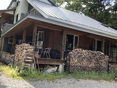 ２日目の宿はペンショントマト
八方駅近くの別荘地の奥の方ですが、素敵なオーナーご夫妻のセンスが光るペンションです