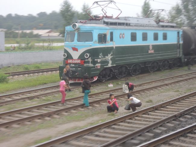 北朝鮮の電気機関車。