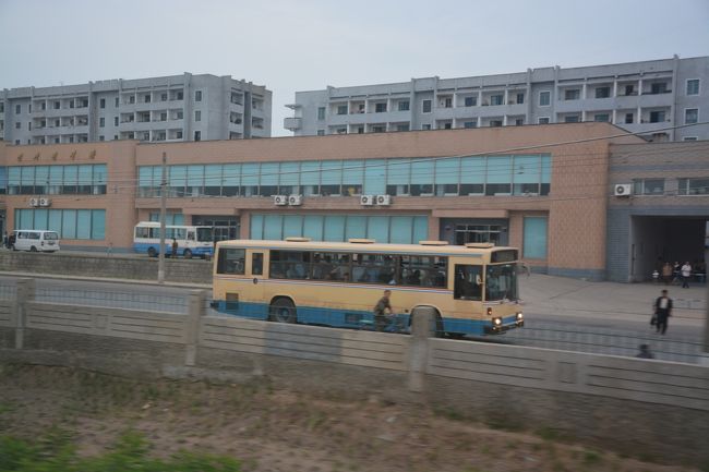 夕方６時過ぎ車窓は次第に都会的な雰囲気になってきた。