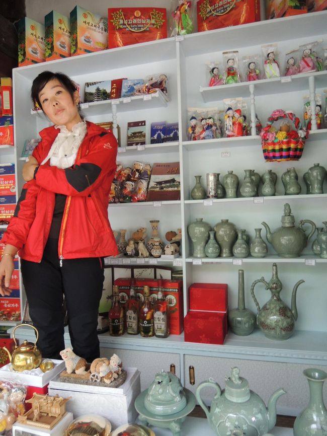 開城博物館の土産物屋。出土品のレプリカがたくさん売られていた。