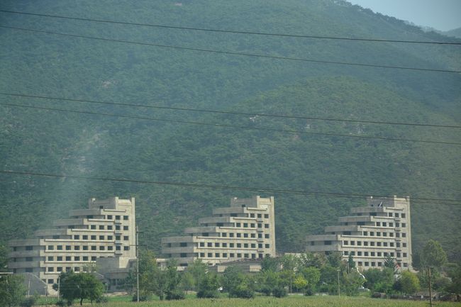 これは建設中のホテルらしい。完成すれば外国人も宿泊できるらしい。