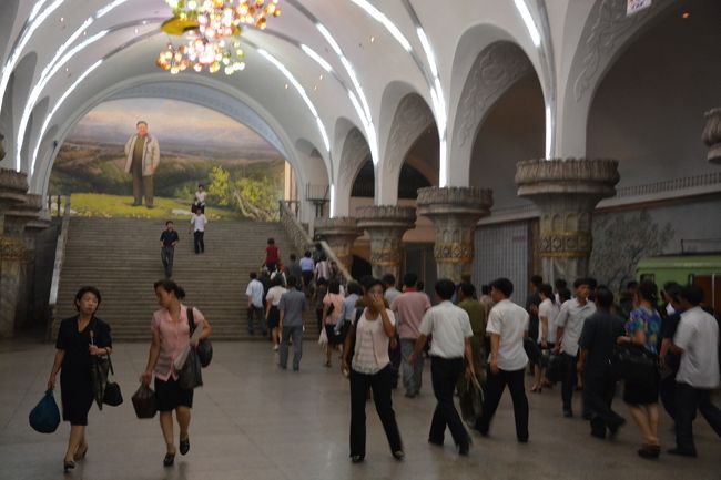 最近新たに金正日の絵が描かれたらしい。