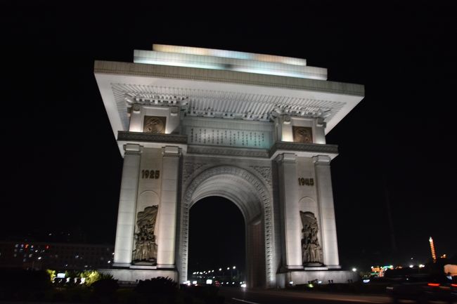 気分が悪いので遊園地の近くにある凱旋門の夜景だけ見て金親子の夜景は今回キャンセルすることにした。無念だ。