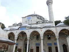 ソクルル・メフメットパシャ・ジャーミィ

1571年建てられたモスク。